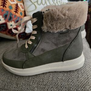 Spring Step OliveGreen and Beige Ankle Boots